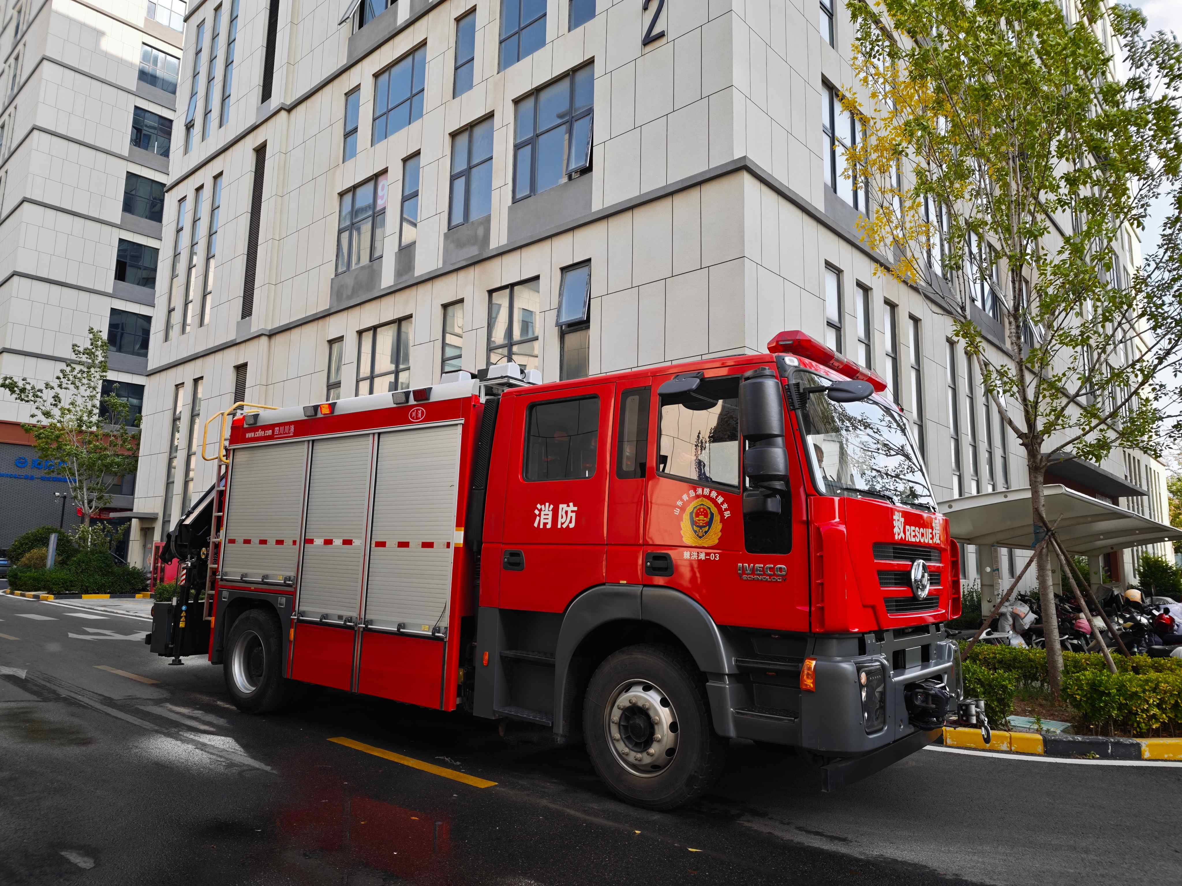 消防车(1).jpg 消防车(1).jpg